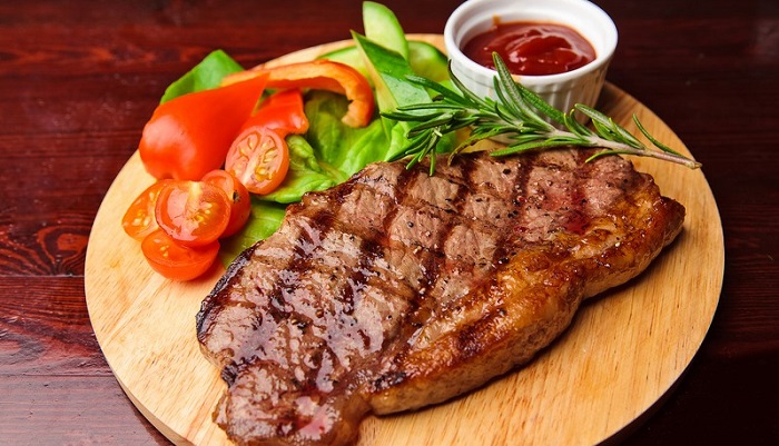 Шефы лучших российских ресторанов встретятся с производителями мяса на Meat Battle в Москве